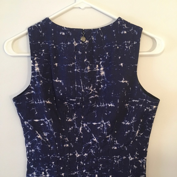 💕Michael Kors Sleeveless Navy/Print Sheath Dress - Picture 6 of 8